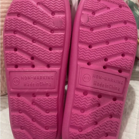 Hello Kitty Girls Pink Slide Sandals 4/5 - Picture 6 of 8